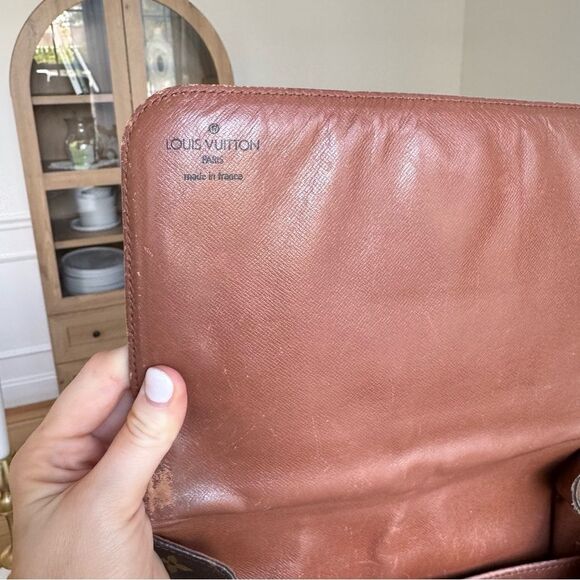 ✅AUTHENTIC✅LOUIS VUITTON CARTOUCHIERE GM - Picture 10 of 14